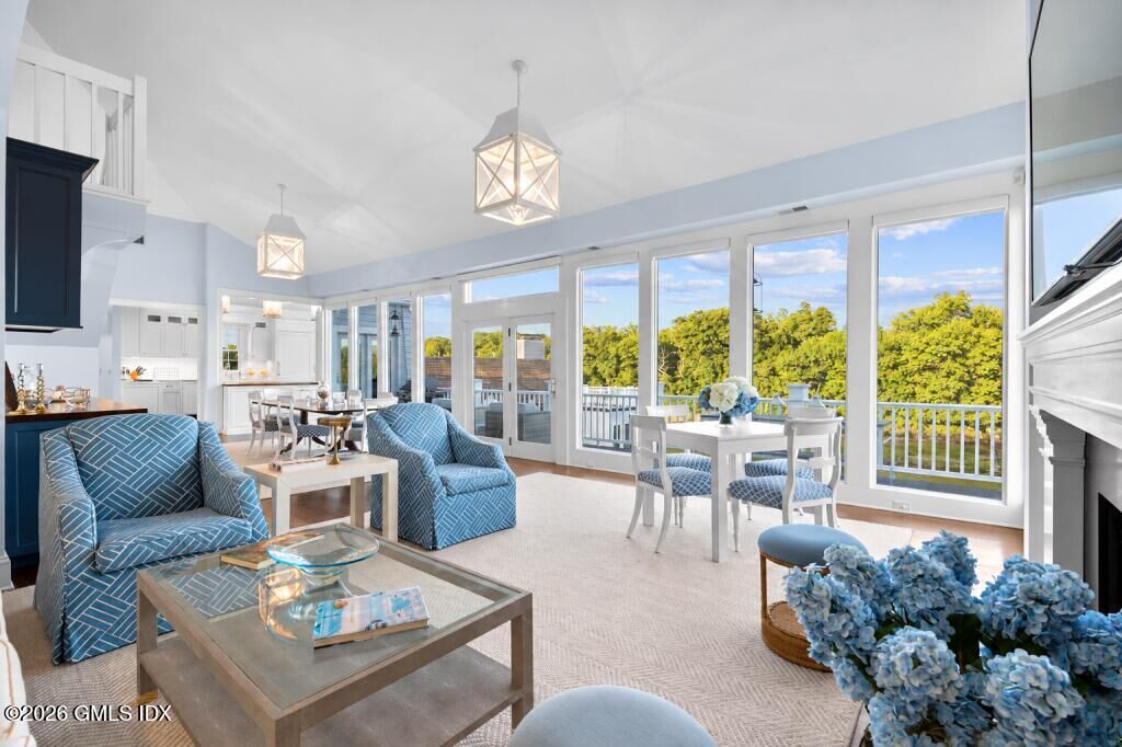 Property Photo:  633 Steamboat Road Apt 4  CT 06830 