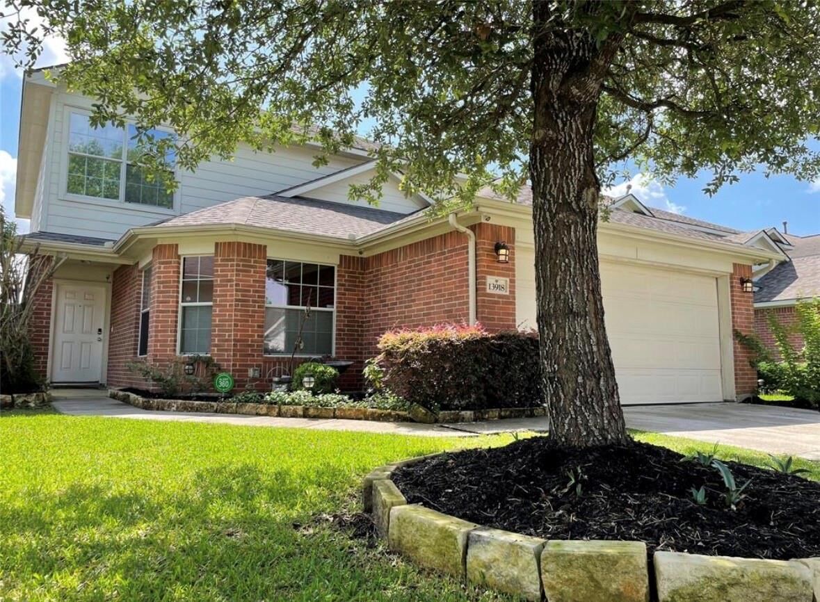 Property Photo:  13918 Marners Court  TX 77014 