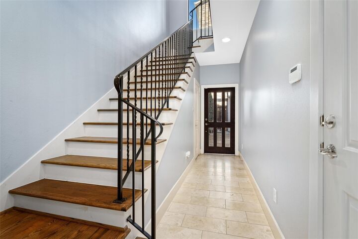 Property Photo:  1720 Live Oak Street  TX 77003 