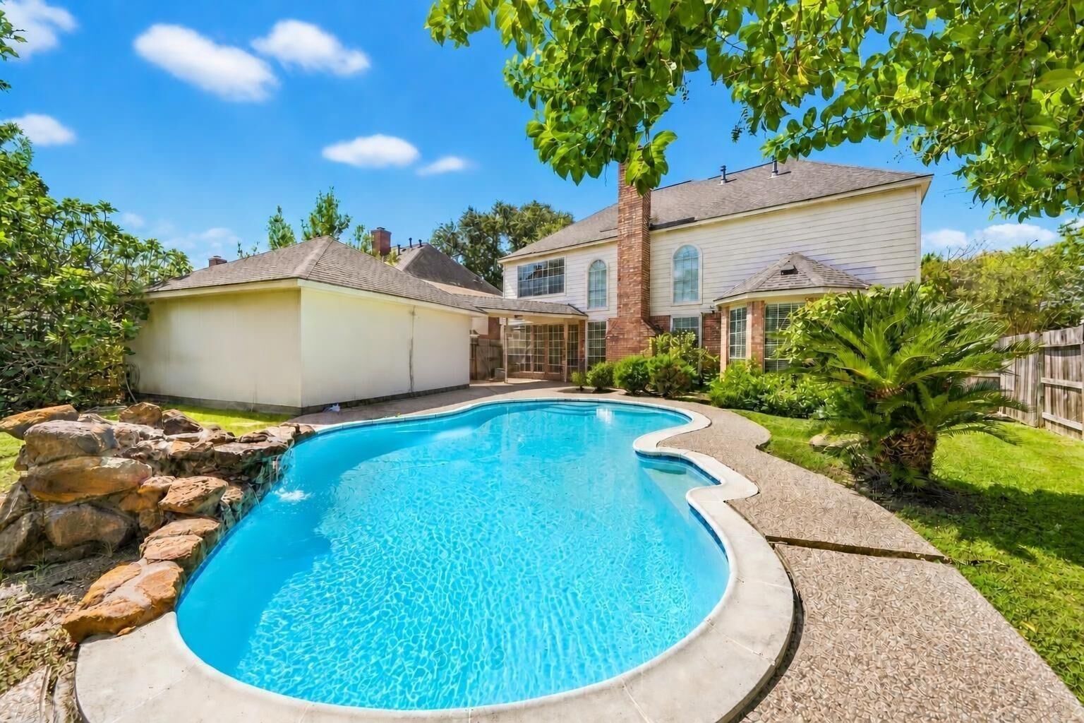 Property Photo: 4907 Cambridge Street TX 77479