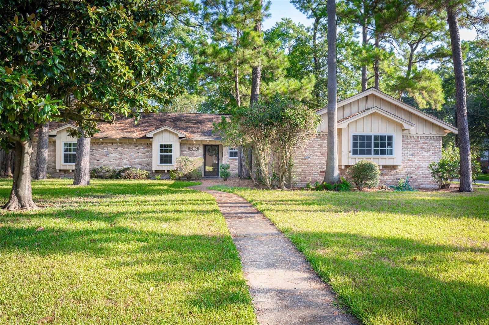 Property Photo:  10902 Saint Marys Lane  TX 77079 