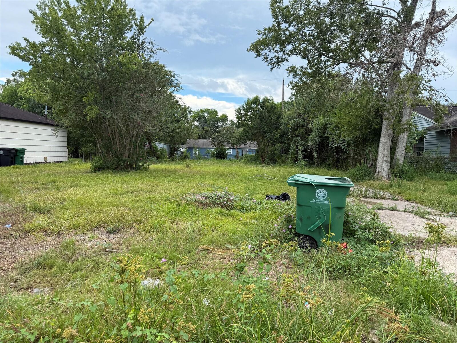 Property Photo:  5718 Groveton Street  TX 77033 