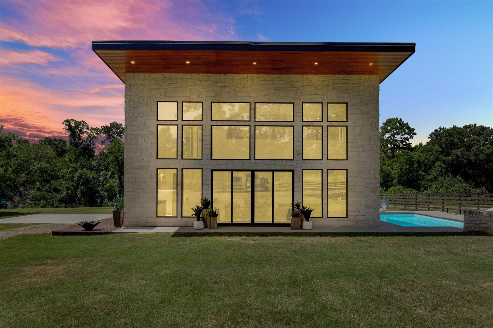 Property Photo:  10429 Longstreet Road  TX 77318 