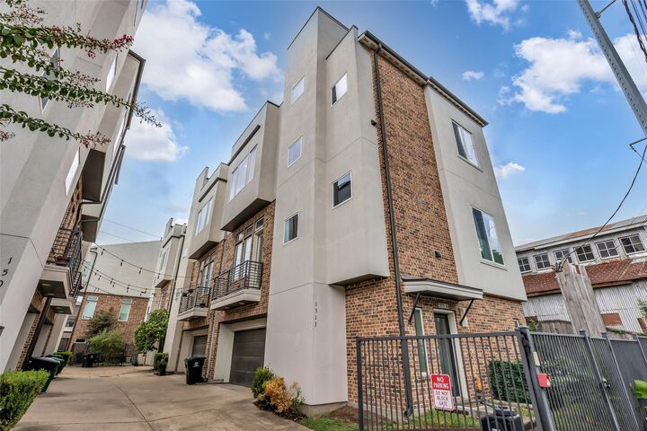 Property Photo:  1513 Spring Street A  TX 77007 