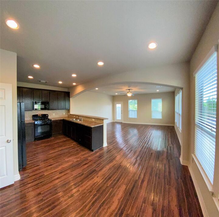 Property Photo:  36 Woodland Hills Drive B  TX 77303 