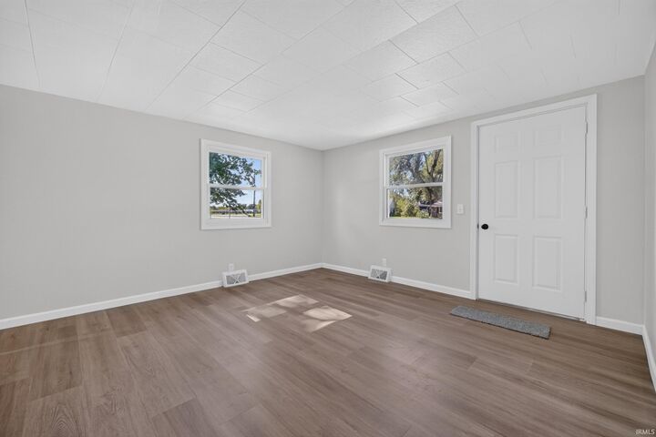 Property Photo: 1318 N Main Street IN 46928-1009