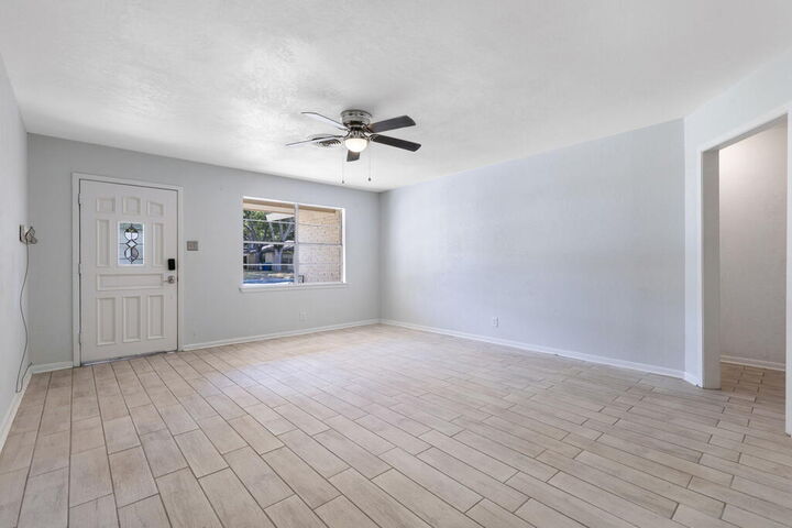 Property Photo: 1107 Donna Kay Dr TX 78028