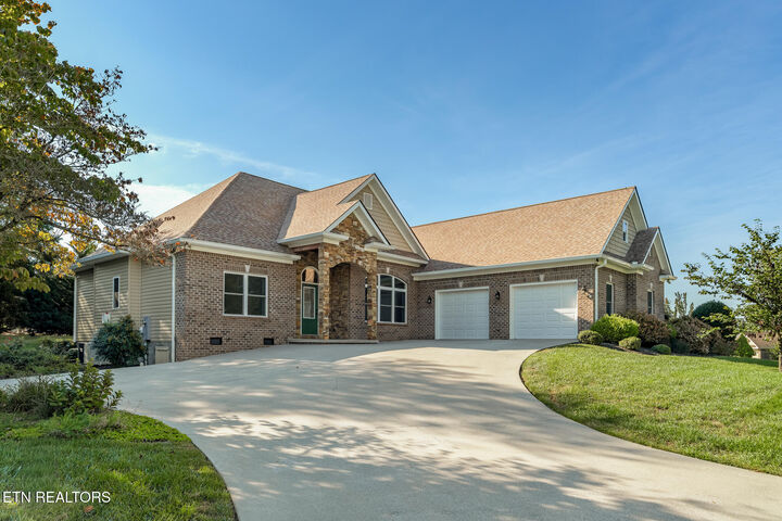 Property Photo: 168 Elokwa Way TN 37774