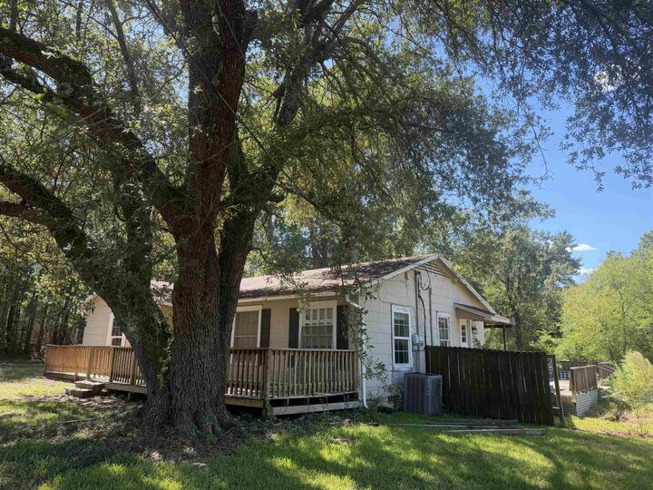 Property Photo:  501 N Adams St  TX 75633 