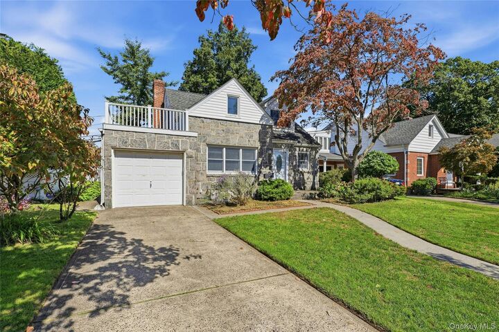 Property Photo:  41 Oak Drive  NY 11040 