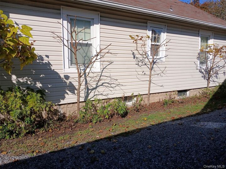 Property Photo:  8 Woodburn Street  NY 11772 
