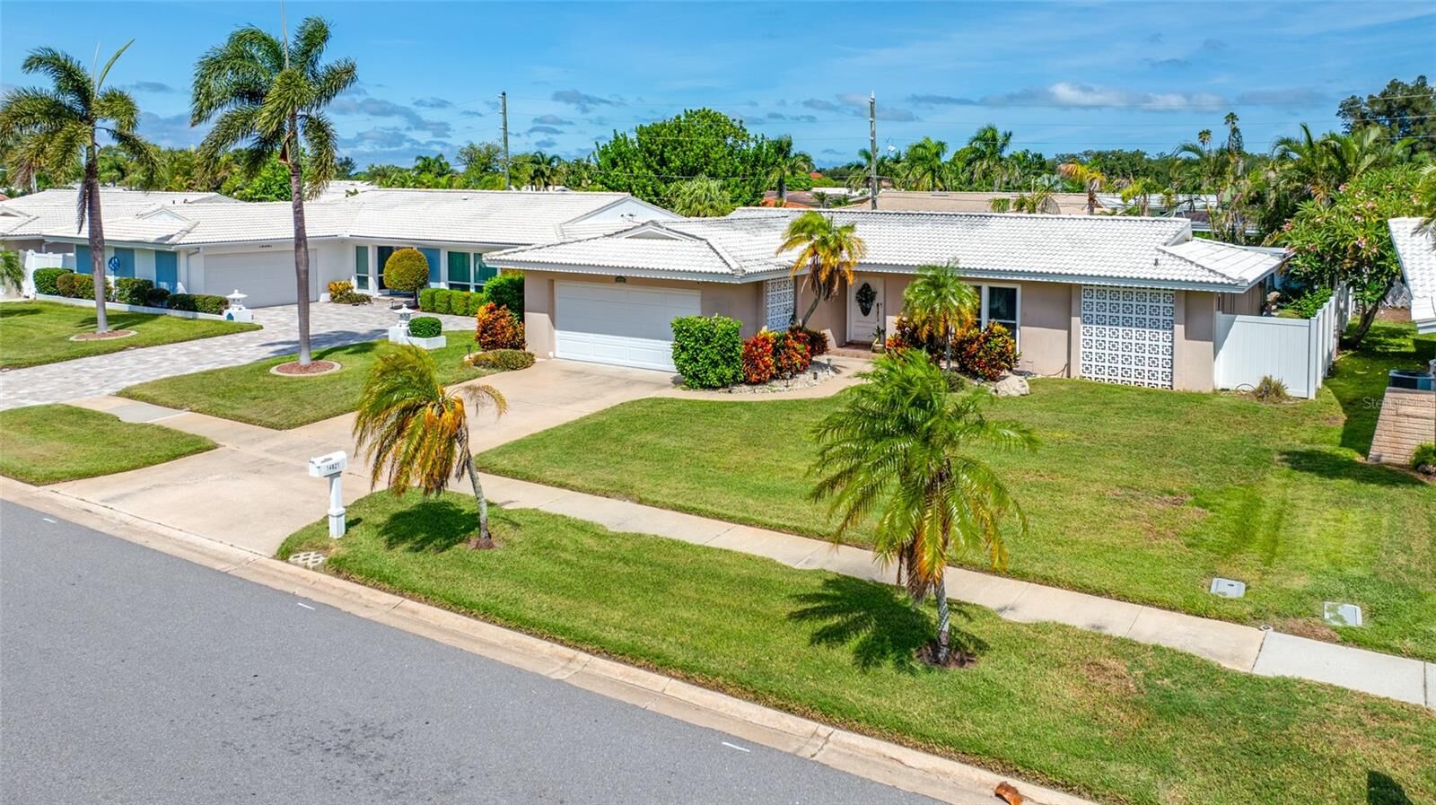 Property Photo:  14921 Sovereign Drive  FL 33774 