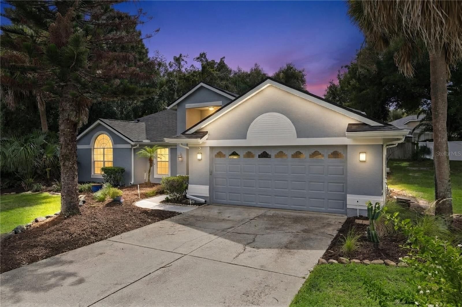 Property Photo:  7830 Bridgestone Drive  FL 32835 