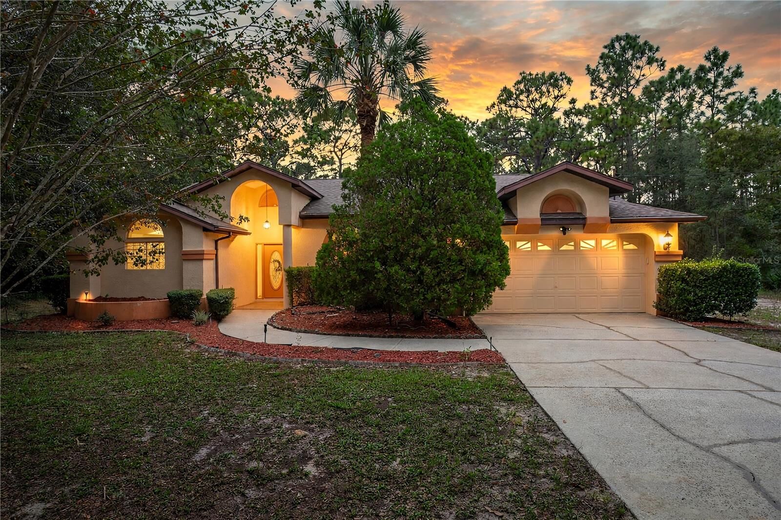 Property Photo: 4622 N Pink Poppy Drive FL 34465