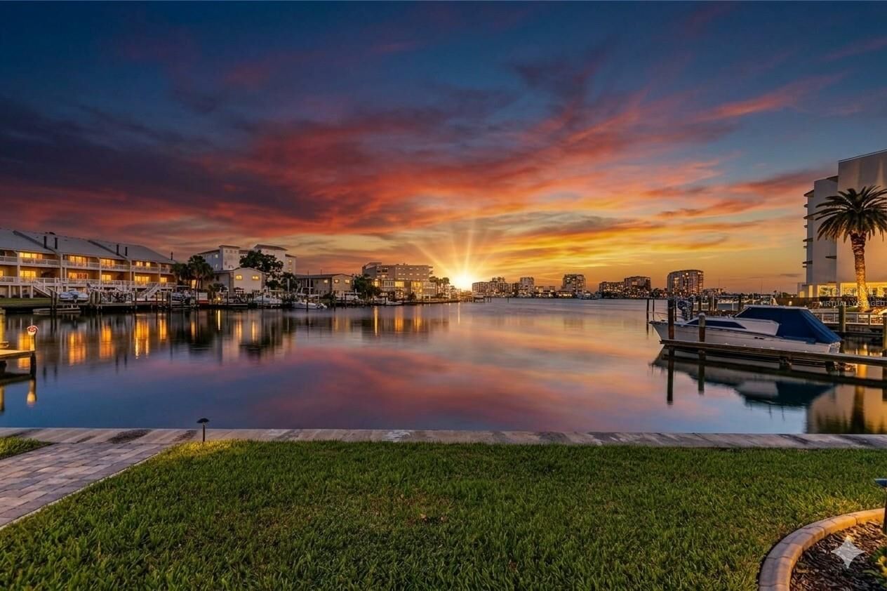 Property Photo:  400 Larboard Way 106  FL 33767 