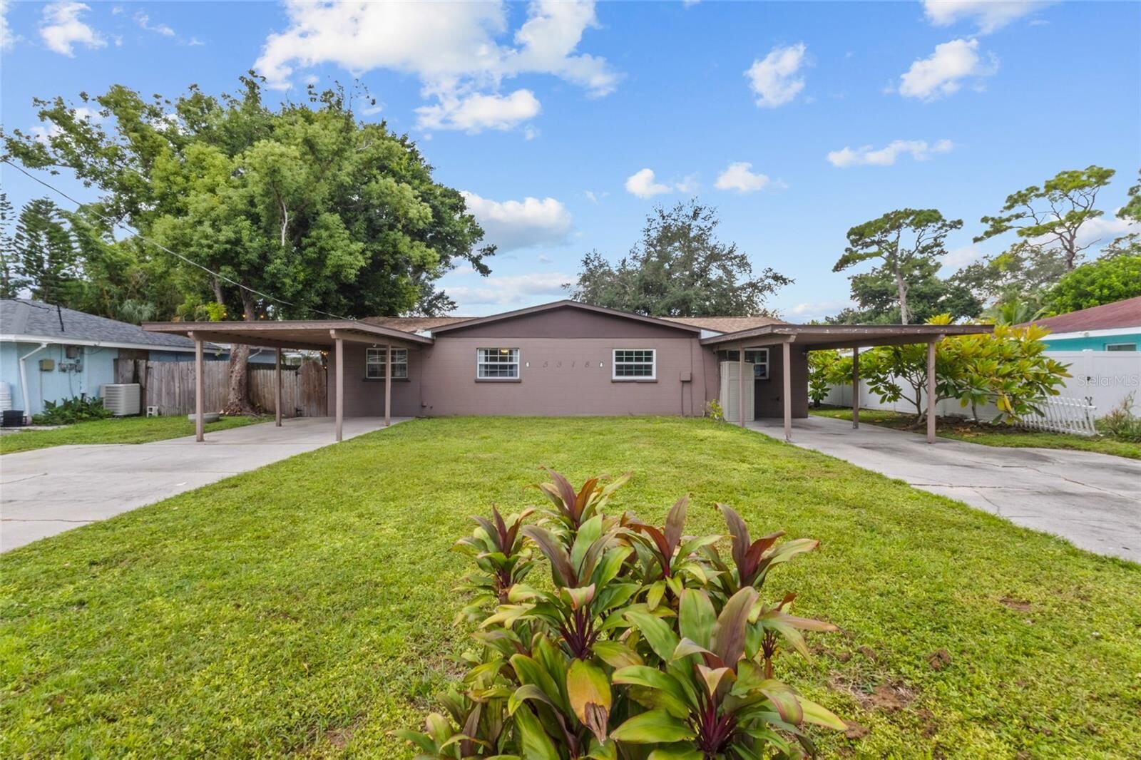 Property Photo: 5318 17th Street W FL 34207