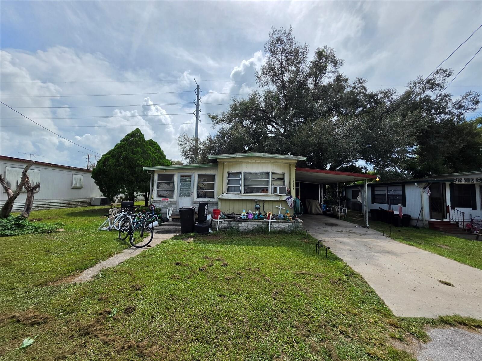 Property Photo:  37648 March Lane  FL 33541 