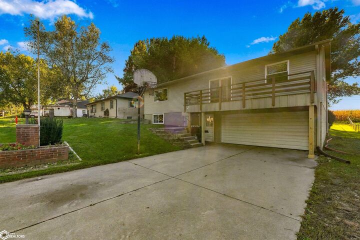 Property Photo:  506 Butler Street  IA 50162 