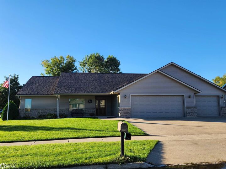 Property Photo:  3399 Saratoga Court  IA 50401 