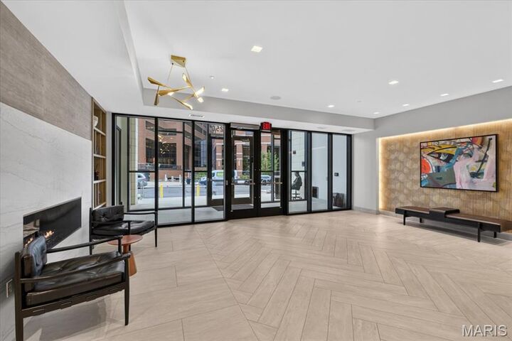Property Photo: 8250 Forsyth Boulevard 409 MO 63105