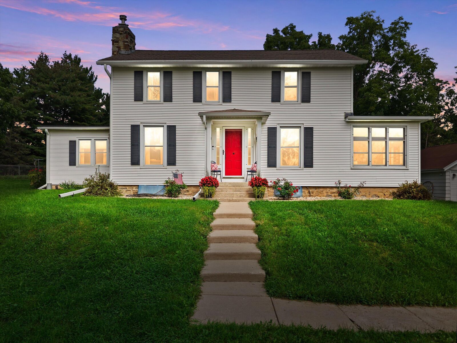 Property Photo:  409 W Clark St  WI 53549 