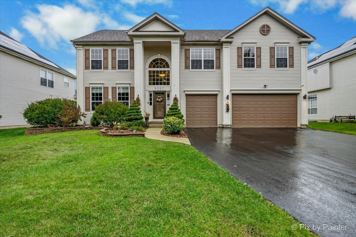 Property Photo:  1327 Palisades Drive  IL 60490 