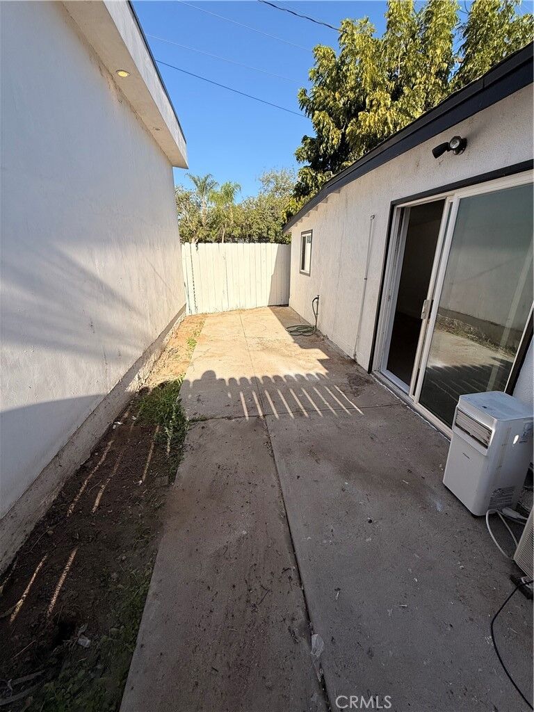 Property Photo: 5509 Crebs Avenue CA 91356