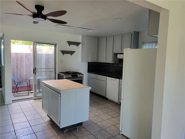 Property Photo:  404 S Juanita  CA 90277 