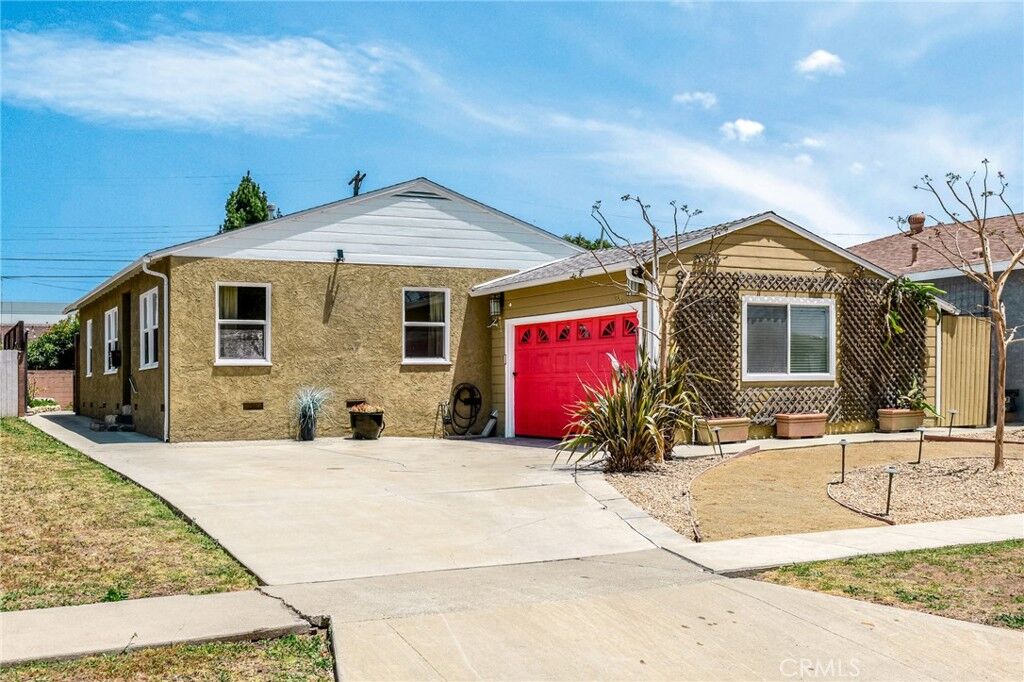 Property Photo: 20828 Brighton CA 90501