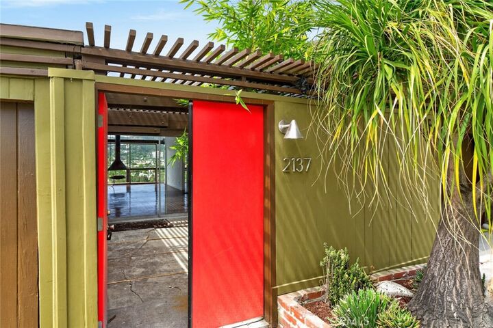 Property Photo:  2137 Mayview  CA 90027 