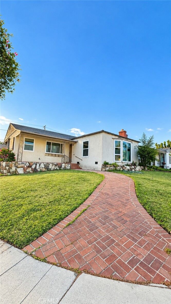 Property Photo:  8721 Crenshaw Boulevard  CA 90305 