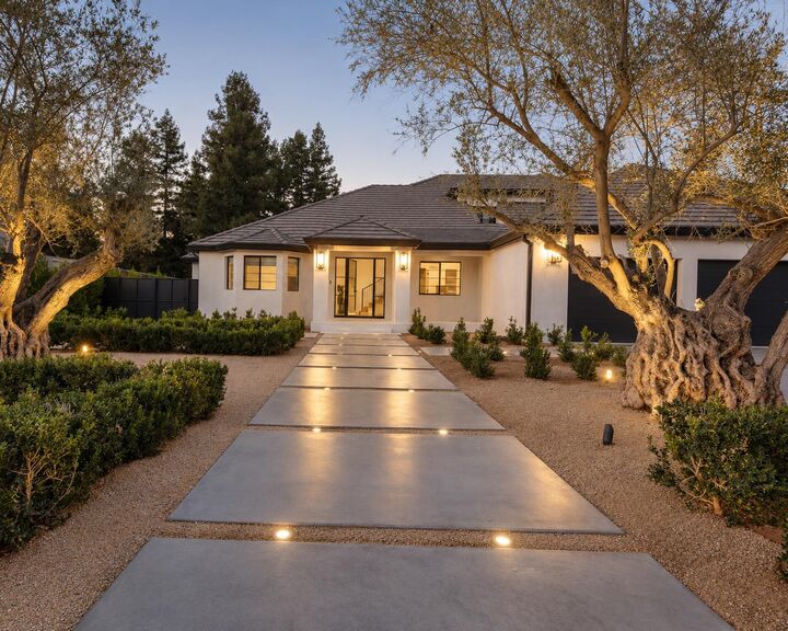 Property Photo:  609 Bing Way  CA 95356 