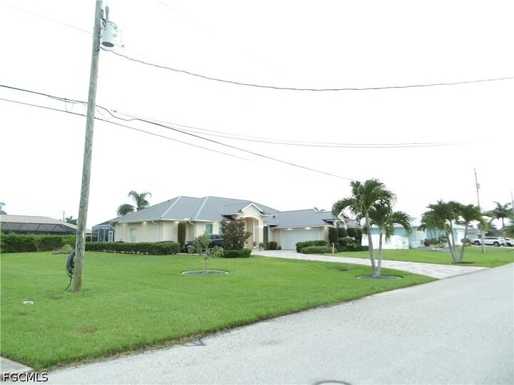 Property Photo: 2820 SW 31st Lane FL 33914