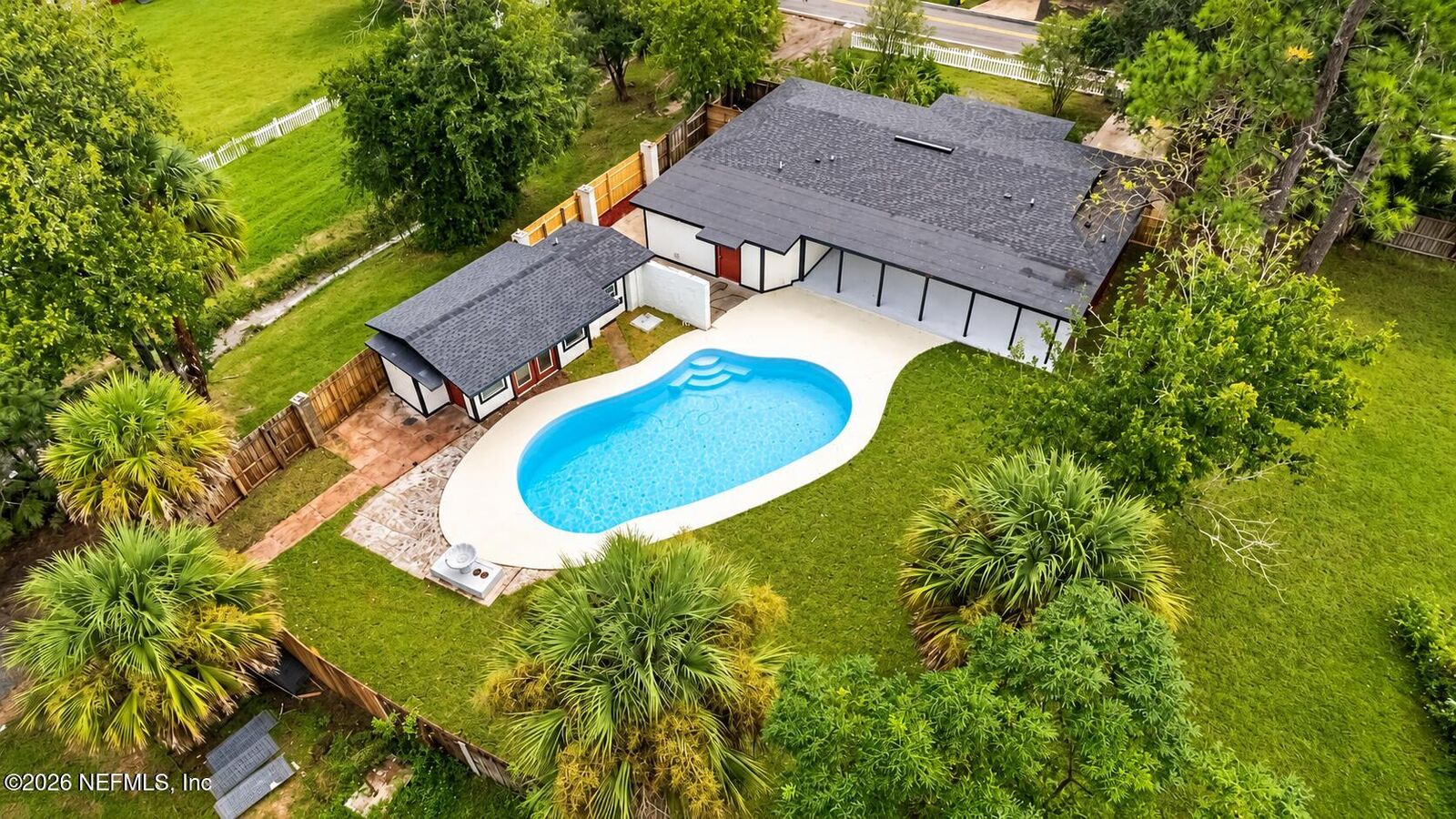 Property Photo: 4422 Forest Boulevard FL 32246