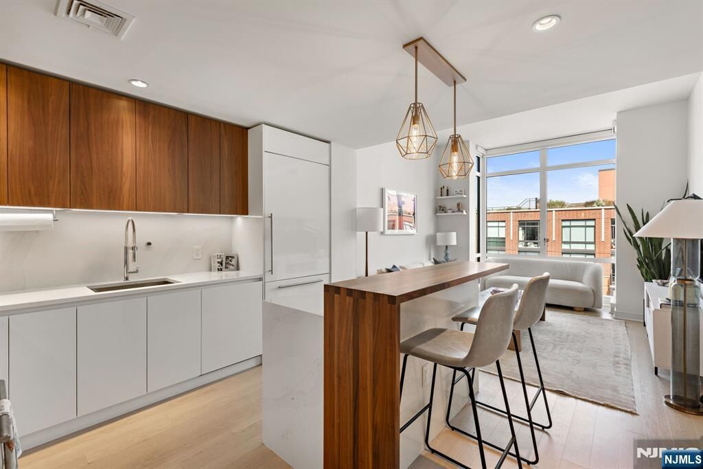 Property Photo:  1000 Maxwell Lane Ph12g  NJ 07030 
