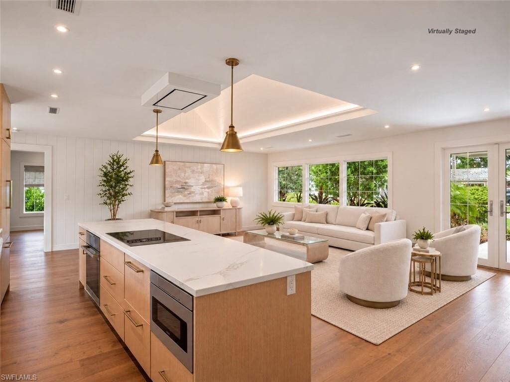 Property Photo:  664 Pompano Dr  FL 34110 