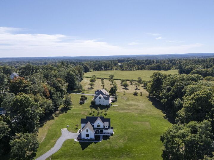 Property Photo: 4 Ray Emma Dr Road NH 03042