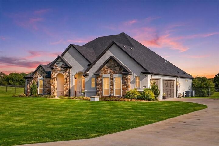 Property Photo:  1017 Moriah Road  TX 76087 