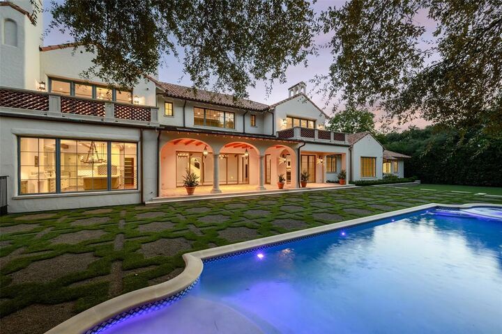 Property Photo: 4400 Belfort Place TX 75205