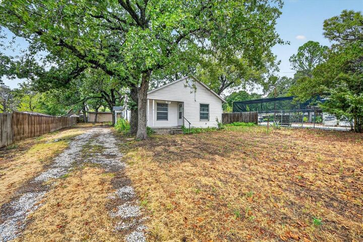 Property Photo: 3009 Caddo Trail TX 76135