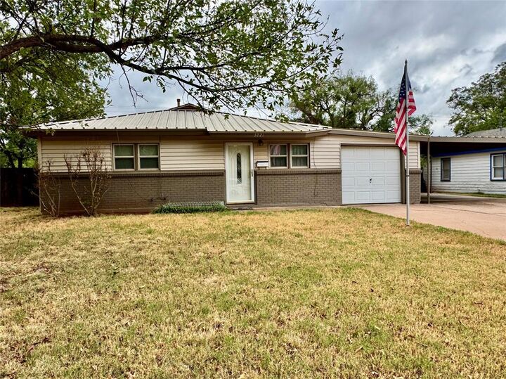 Property Photo: 3221 Ivy Lane TX 79603