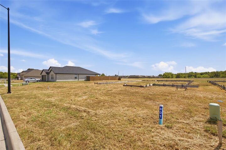Property Photo:  801 Greyson Lane  TX 75402 