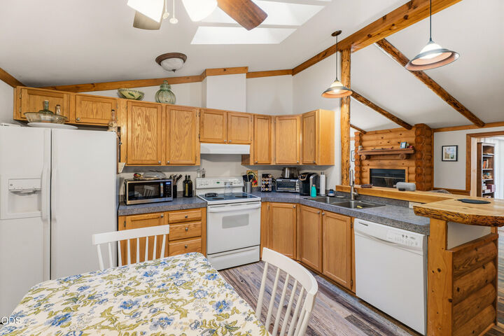 Property Photo: 19152 Clear Springs Way OR 97733