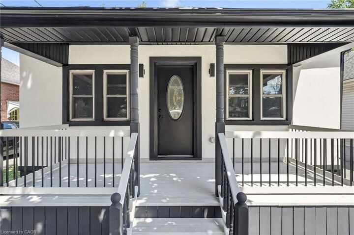 Property Photo:  43 Brucedale Avenue E  ON L9A 1N1 