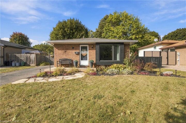 Property Photo:  109 Woodlawn Avenue  ON N3V 1B4 