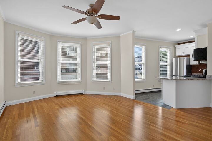 Property Photo:  137 Dorchester St 3D  MA 02127 