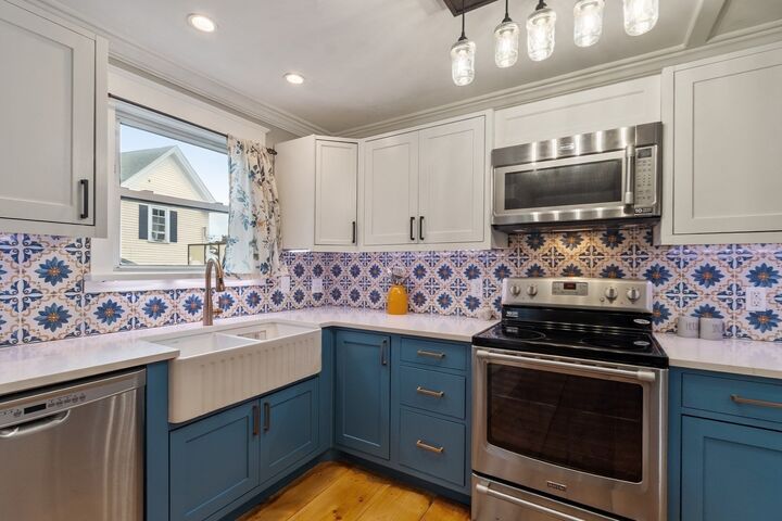 Property Photo:  2 Hill St  MA 01913 