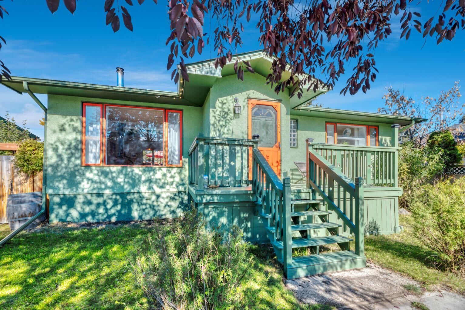 Property Photo:  104 1 Avenue NE  AB T0L 0H0 