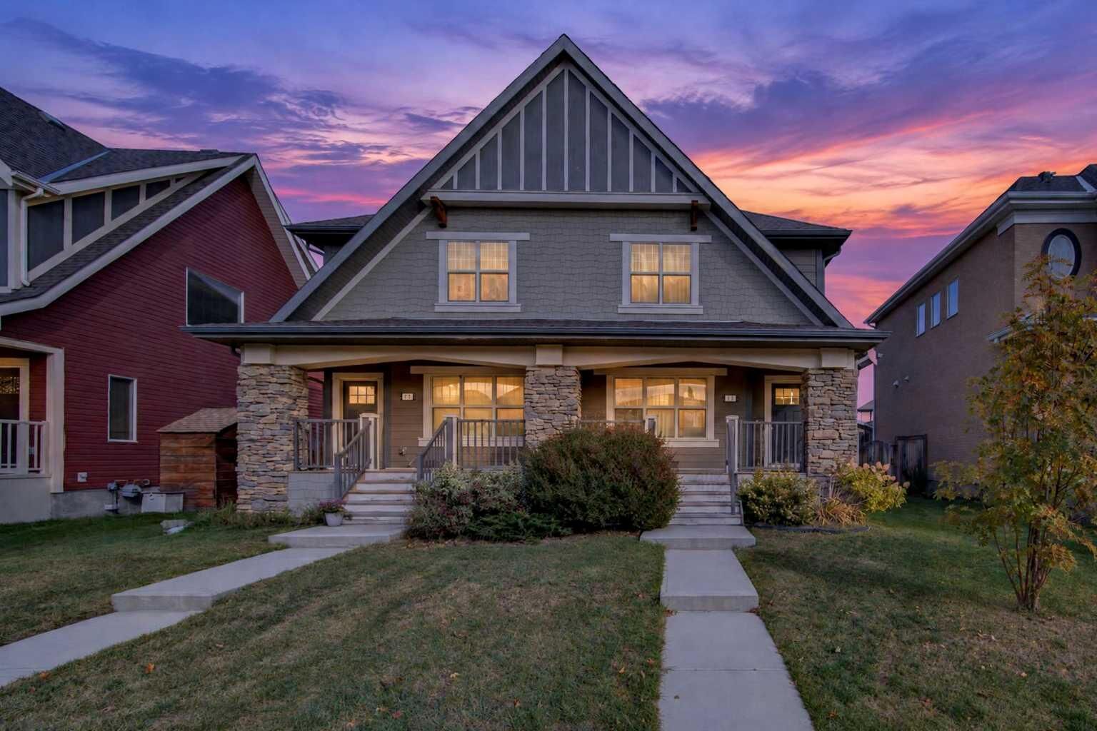 Property Photo:  427 Mahogany Boulevard SE  AB T3M 1Z5 