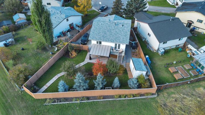 Property Photo:  111 Maplewood Place  AB T0L 0H0 